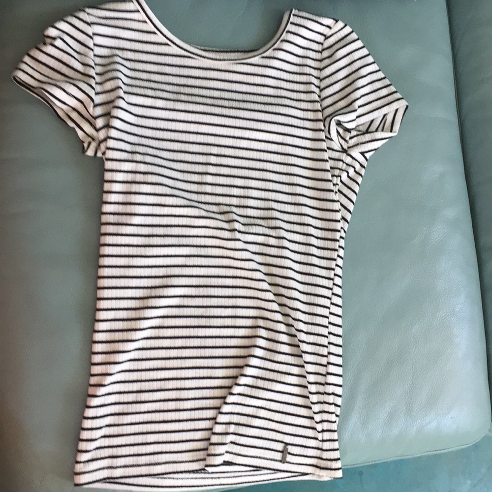 Striped XS hollister top for girls.